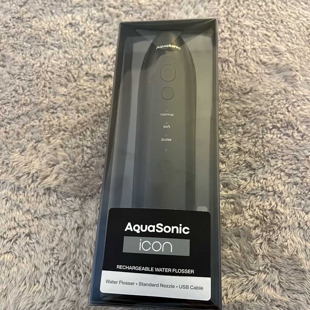 Black AquaSonic Icon Oral Irrigator.